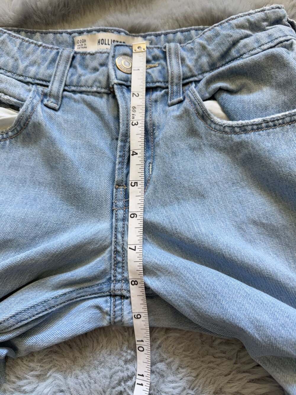 Y2K Style Hollister Low-Rise Baggy Light Wash Jeans - Picture 4 of 7